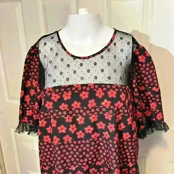 Y2K BCBGeneration Womens Red Black Yoke Gothic Floral Shift Dress Size Medium - Picture 4 of 8
